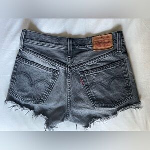 Levi’s 501 black shorts size 24